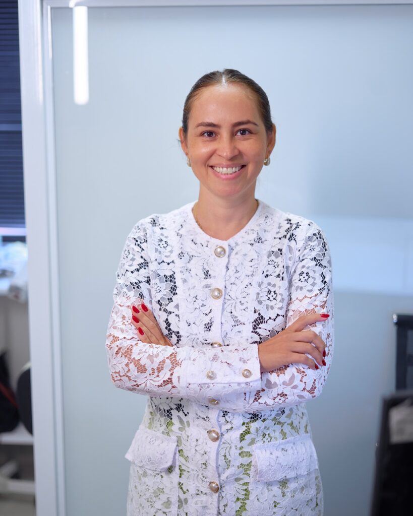 DRA. FERNANDA CARDOSO